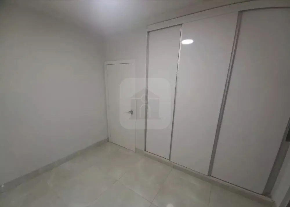 Alugar Casa / Padr&atilde;o em Uberl&acirc;ndia R$ 4.000,00 - Foto 4