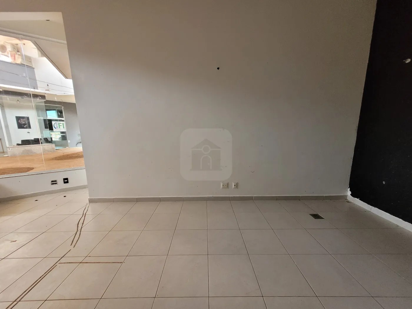 Alugar Comercial / Loja em Uberl&acirc;ndia R$ 850,00 - Foto 7