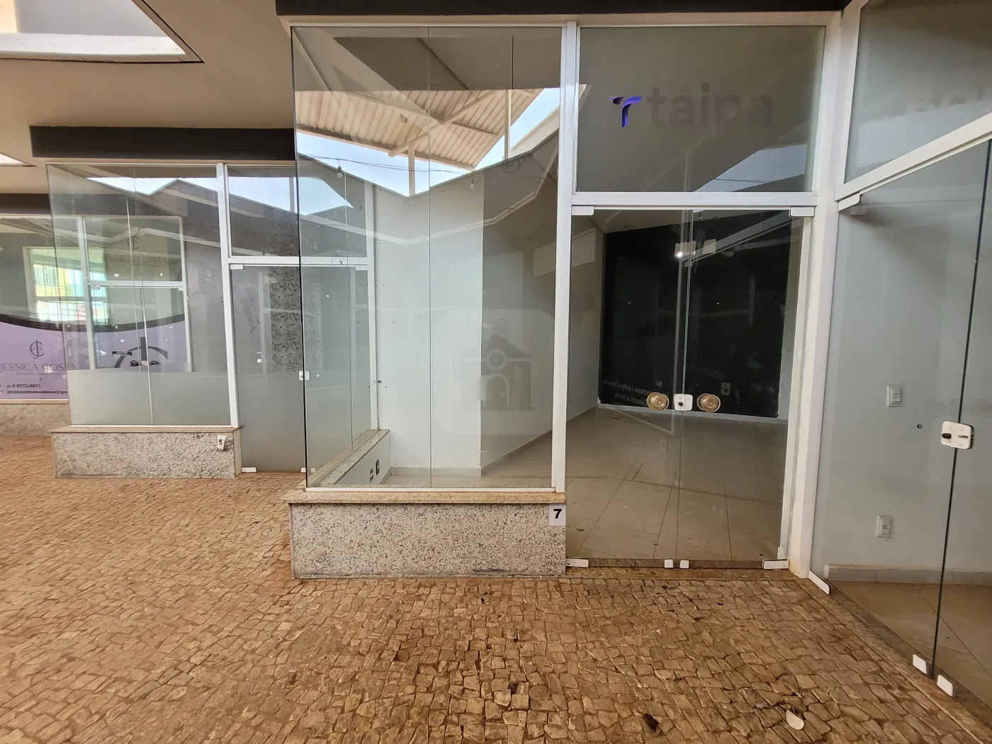 Alugar Comercial / Loja em Uberl&acirc;ndia R$ 850,00 - Foto 3