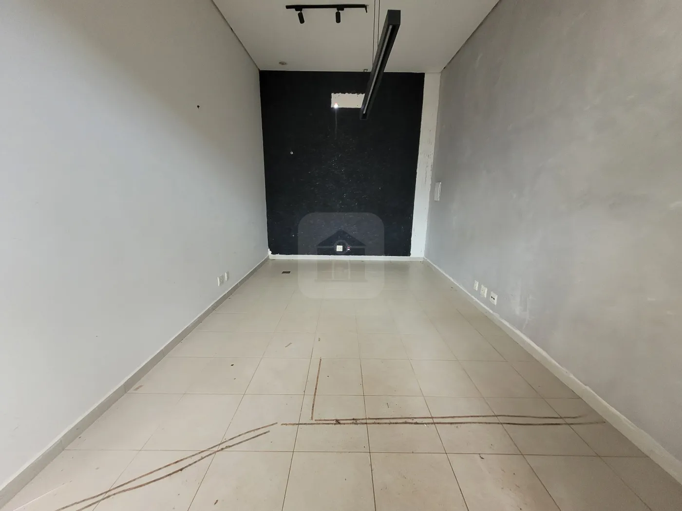 Alugar Comercial / Loja em Uberl&acirc;ndia R$ 850,00 - Foto 3