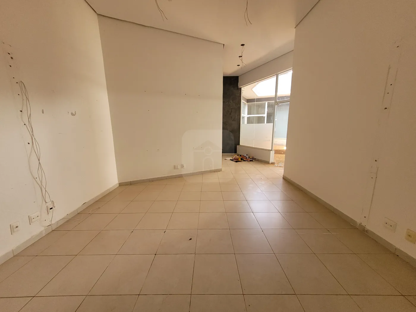 Alugar Comercial / Loja em Uberl&acirc;ndia R$ 900,00 - Foto 5