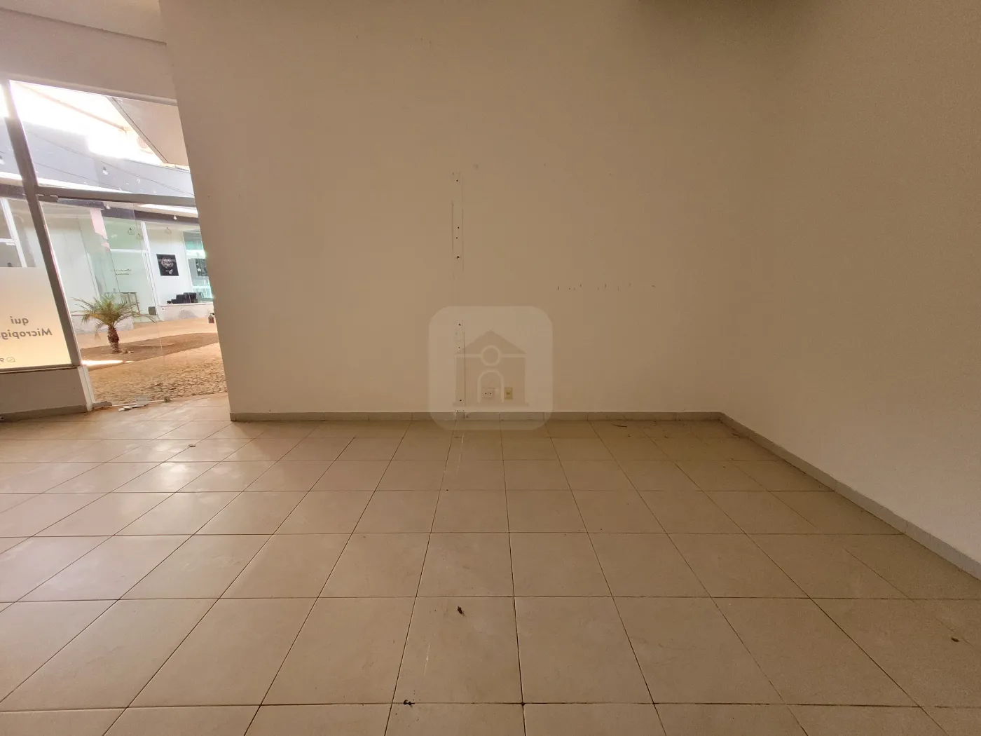 Alugar Comercial / Loja em Uberl&acirc;ndia R$ 900,00 - Foto 4