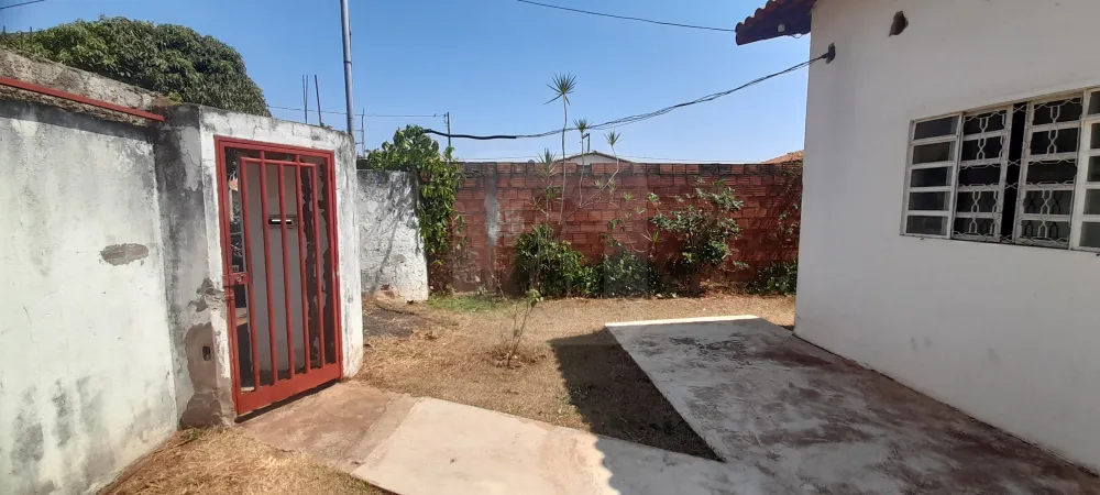 Comprar Casa / Padr&atilde;o em Uberl&acirc;ndia R$ 420.000,00 - Foto 2