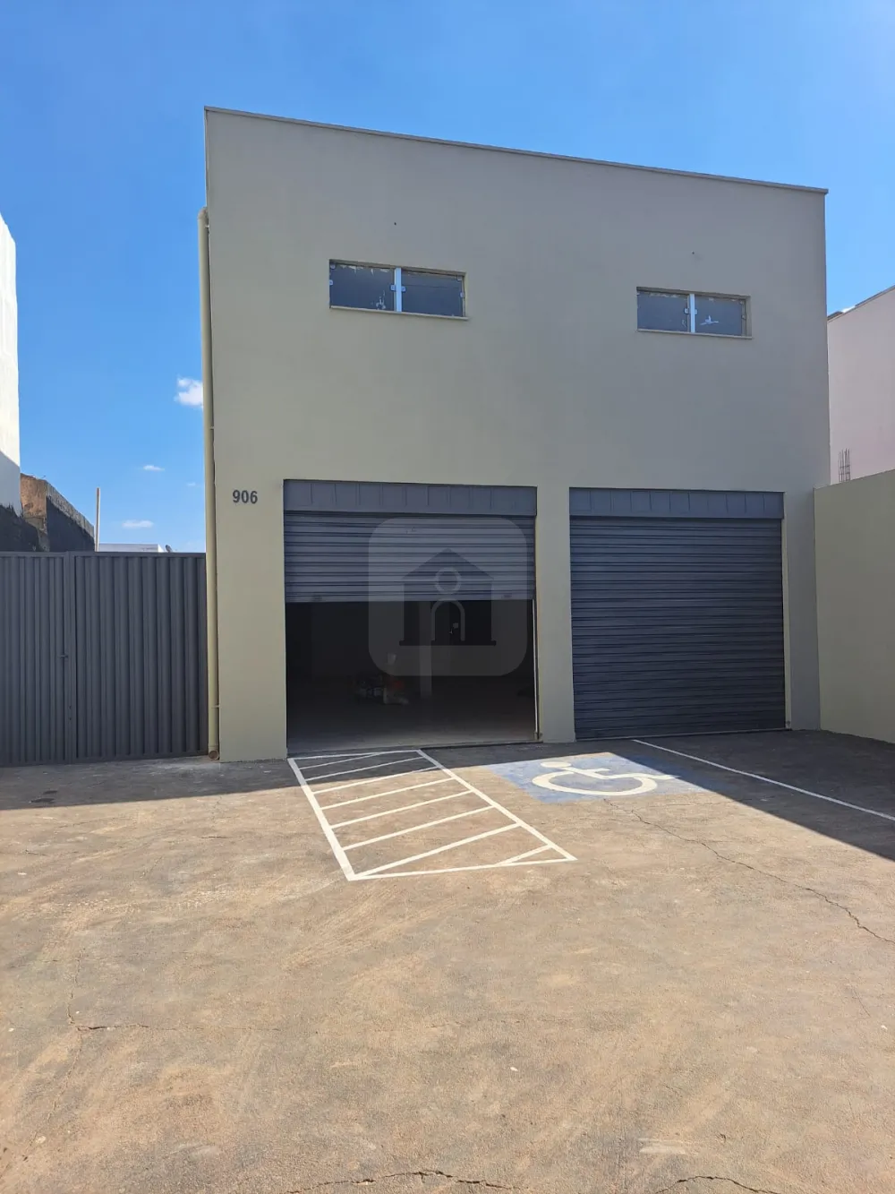 Alugar Comercial / Galp&atilde;o em Uberl&acirc;ndia R$ 3.000,00 - Foto 1