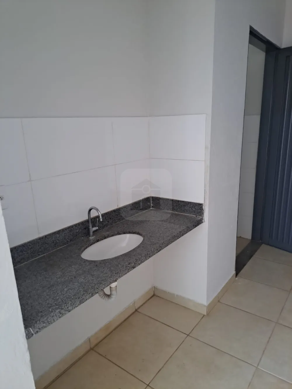 Alugar Comercial / Galp&atilde;o em Uberl&acirc;ndia R$ 3.000,00 - Foto 4