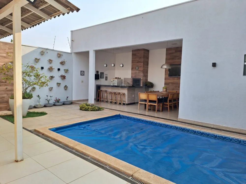 Comprar Casa / Padr&atilde;o em Uberl&acirc;ndia R$ 720.000,00 - Foto 2