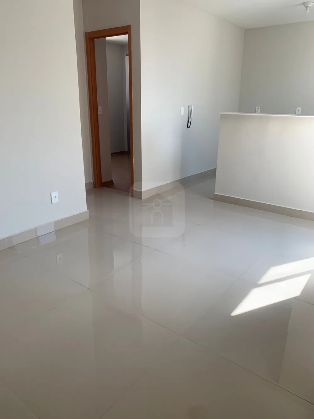 Comprar Apartamento / Padr&atilde;o em Uberl&acirc;ndia R$ 165.000,00 - Foto 1