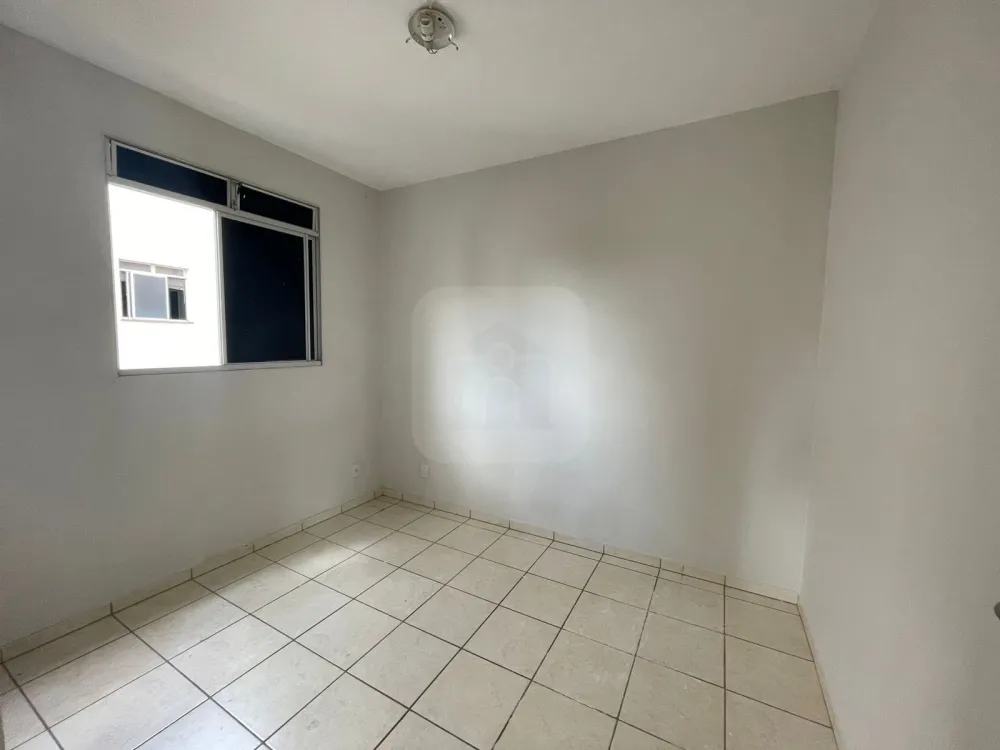 Comprar Apartamento / Padr&atilde;o em Uberl&acirc;ndia R$ 165.000,00 - Foto 9