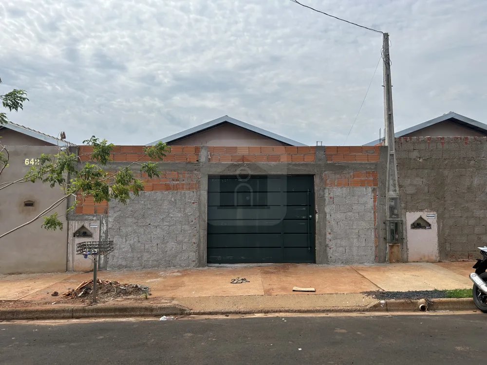 Alugar Casa / Padr&atilde;o em Uberl&acirc;ndia R$ 1.000,00 - Foto 1
