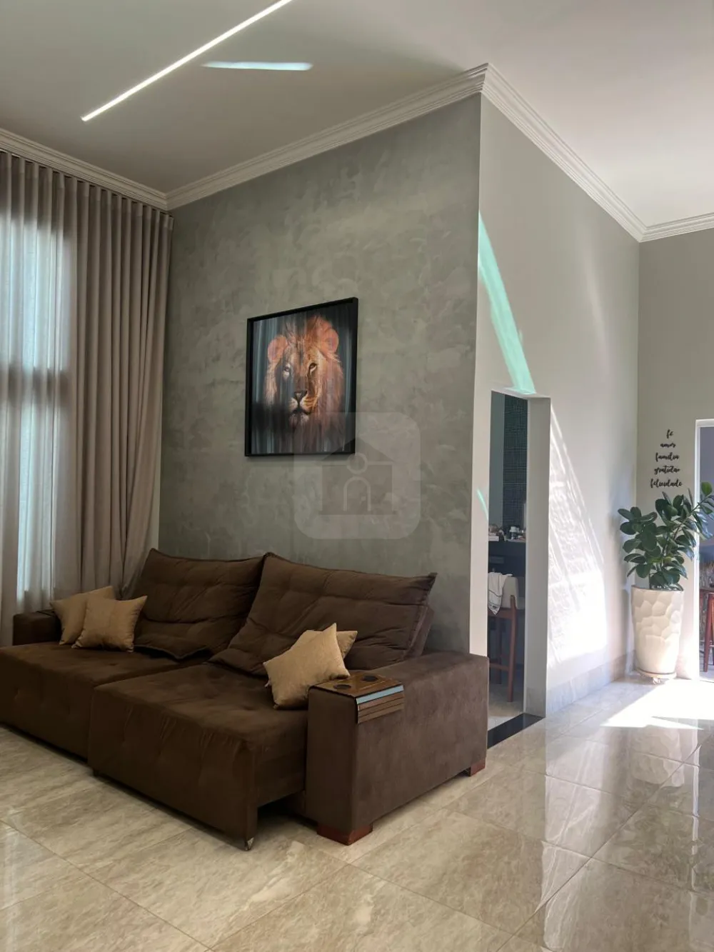 Alugar Casa / Padr&atilde;o em Uberl&acirc;ndia R$ 6.000,00 - Foto 2