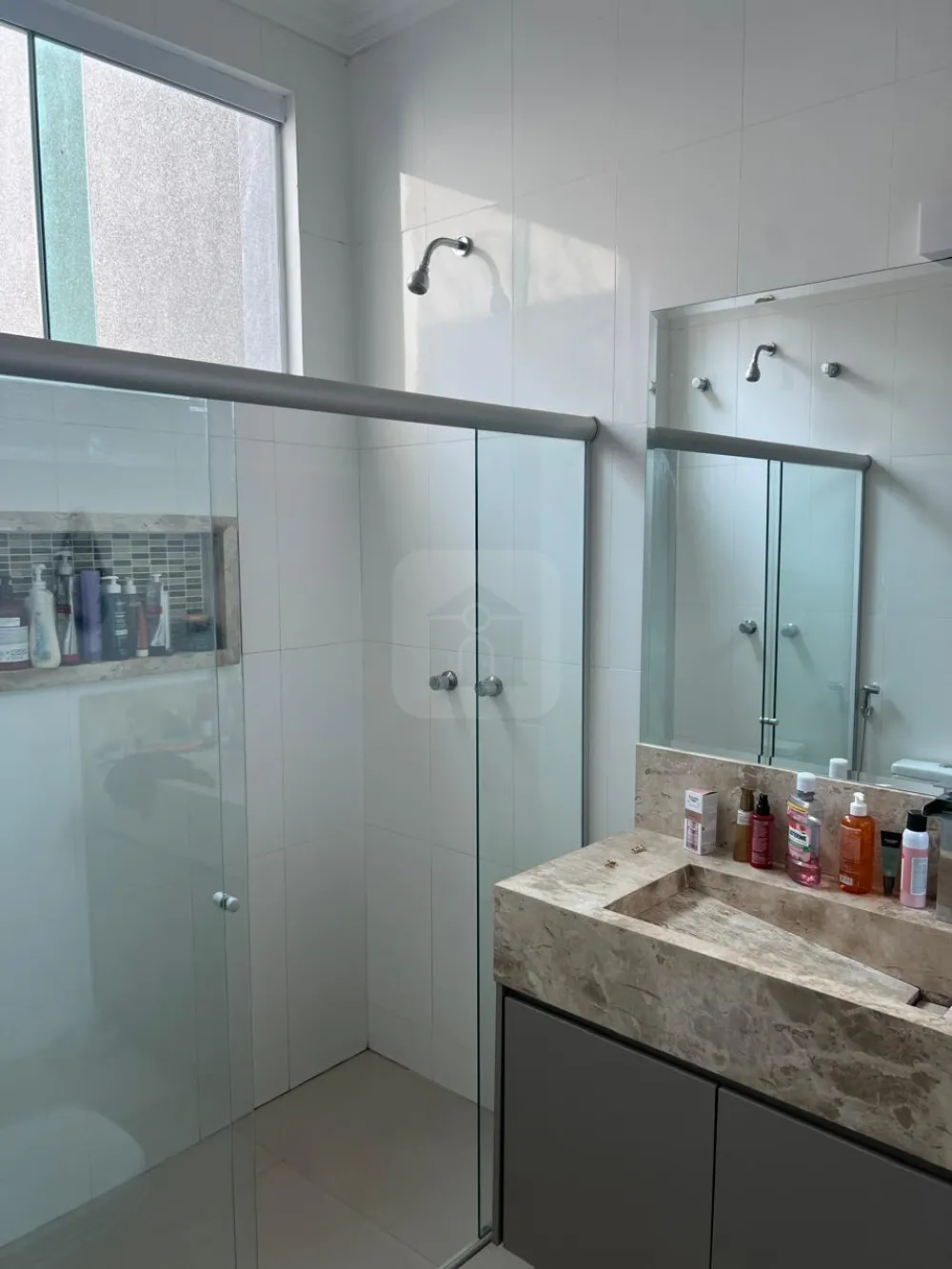 Alugar Casa / Padr&atilde;o em Uberl&acirc;ndia R$ 6.000,00 - Foto 8