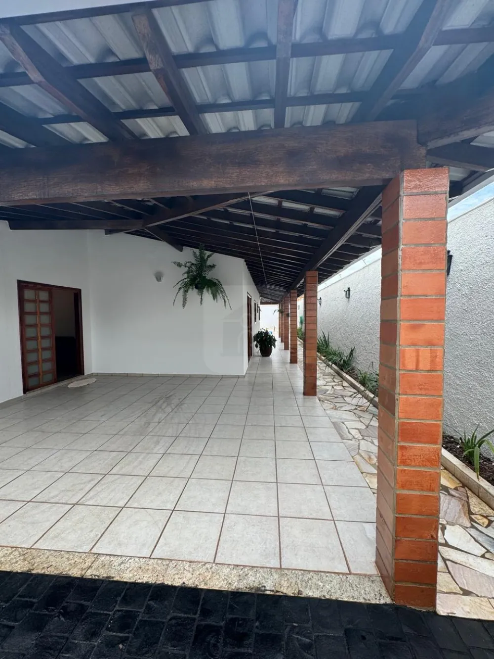 Comprar Casa / Padr&atilde;o em Araguari R$ 840.000,00 - Foto 3