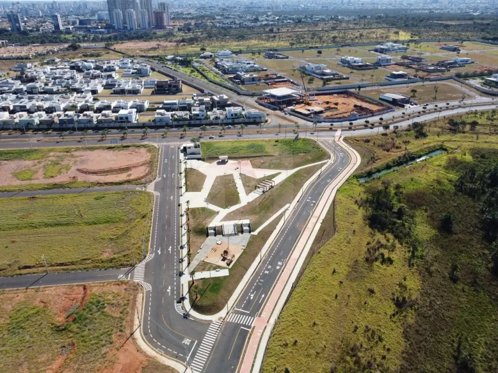 Comprar Terreno / Padr&atilde;o em Uberl&acirc;ndia R$ 460.000,00 - Foto 4