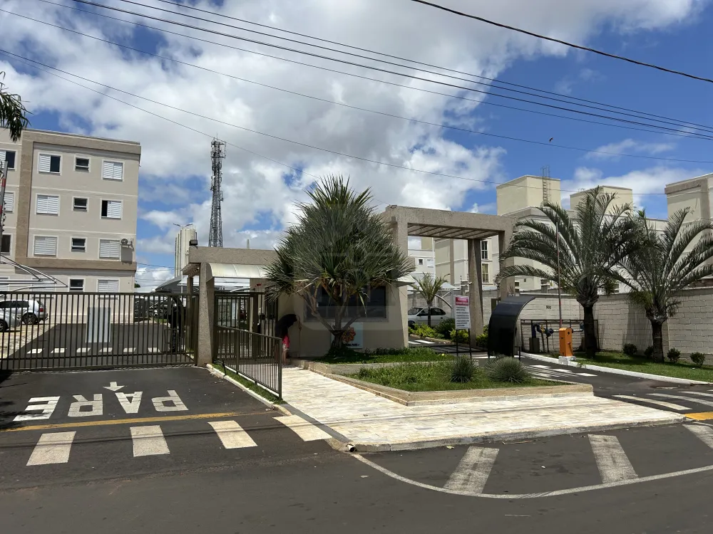 Alugar Apartamento / Padr&atilde;o em Uberl&acirc;ndia R$ 1.250,00 - Foto 1