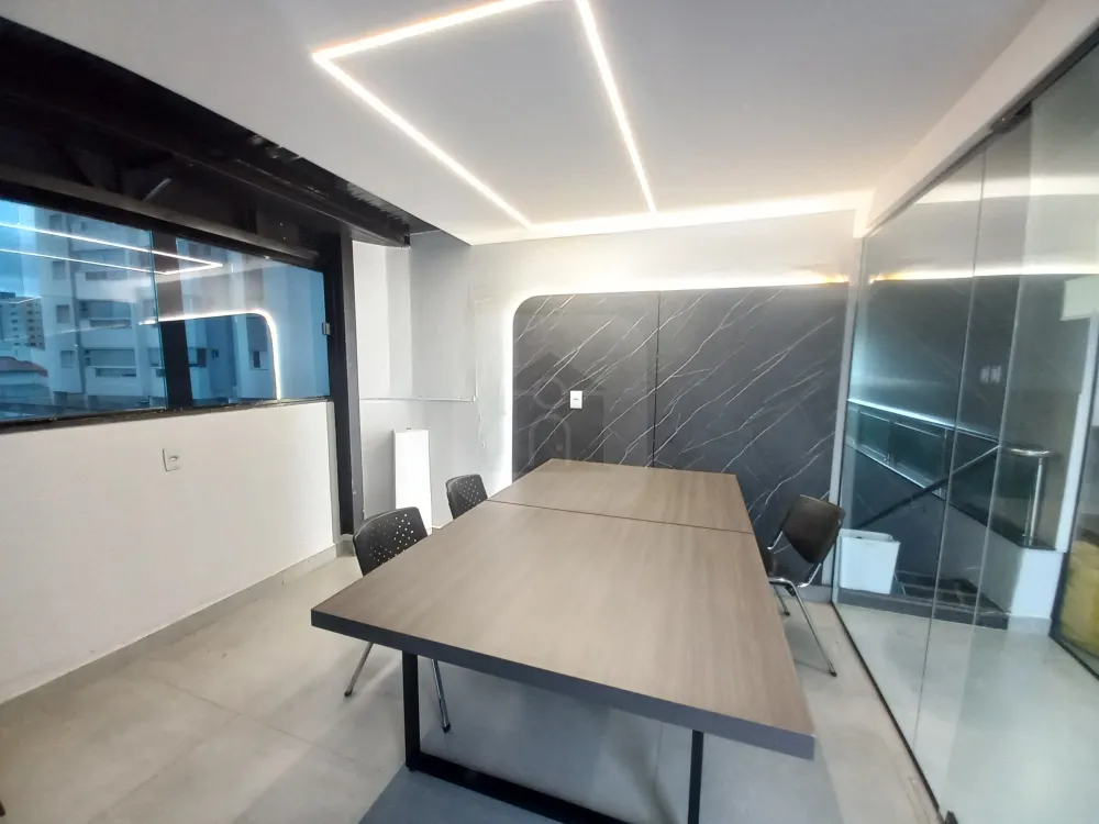 Alugar Comercial / Sala Comercial em Uberl&acirc;ndia R$ 10.000,00 - Foto 12