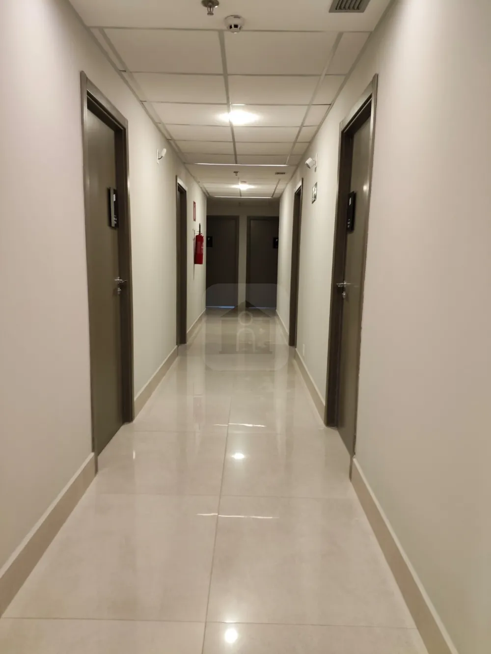 Comprar Comercial / Sala Comercial Condom&iacute;nio em Uberl&acirc;ndia R$ 335.000,00 - Foto 4