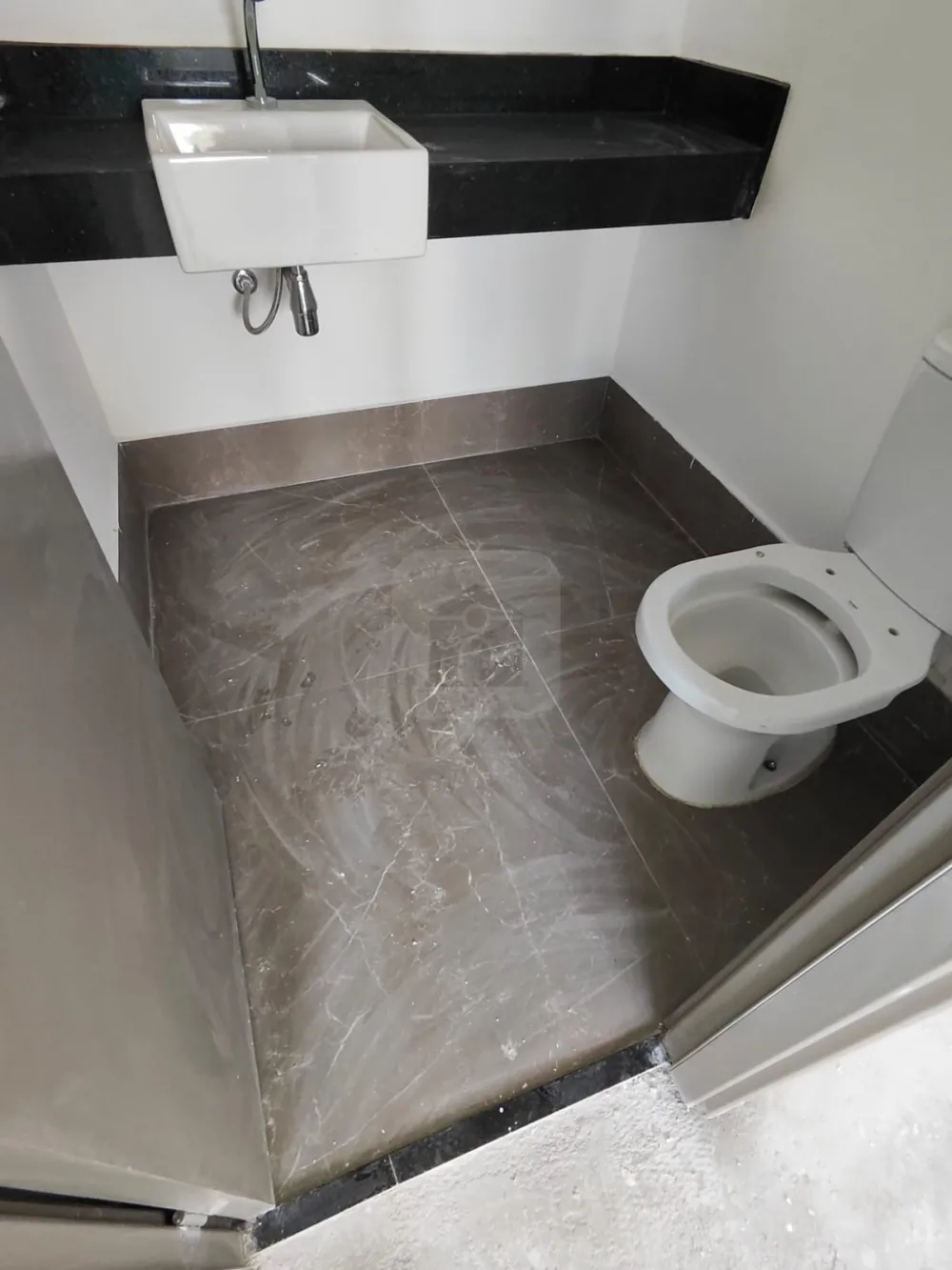 Comprar Comercial / Sala Comercial Condom&iacute;nio em Uberl&acirc;ndia R$ 335.000,00 - Foto 6