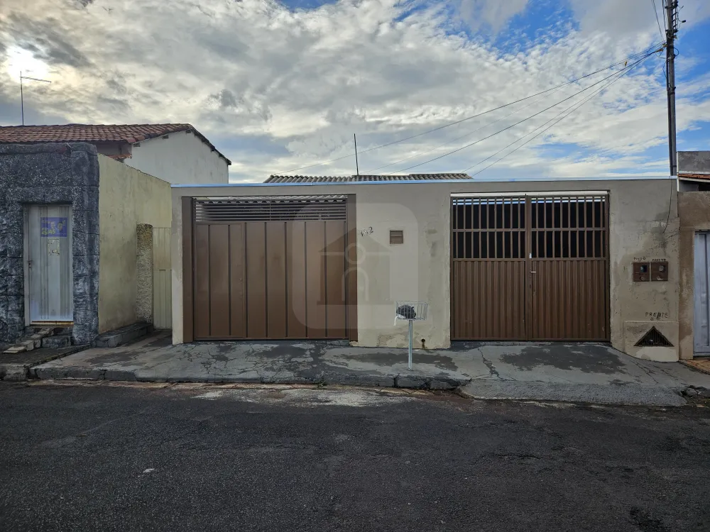 Alugar Casa / Padr&atilde;o em Uberl&acirc;ndia R$ 1.250,00 - Foto 1