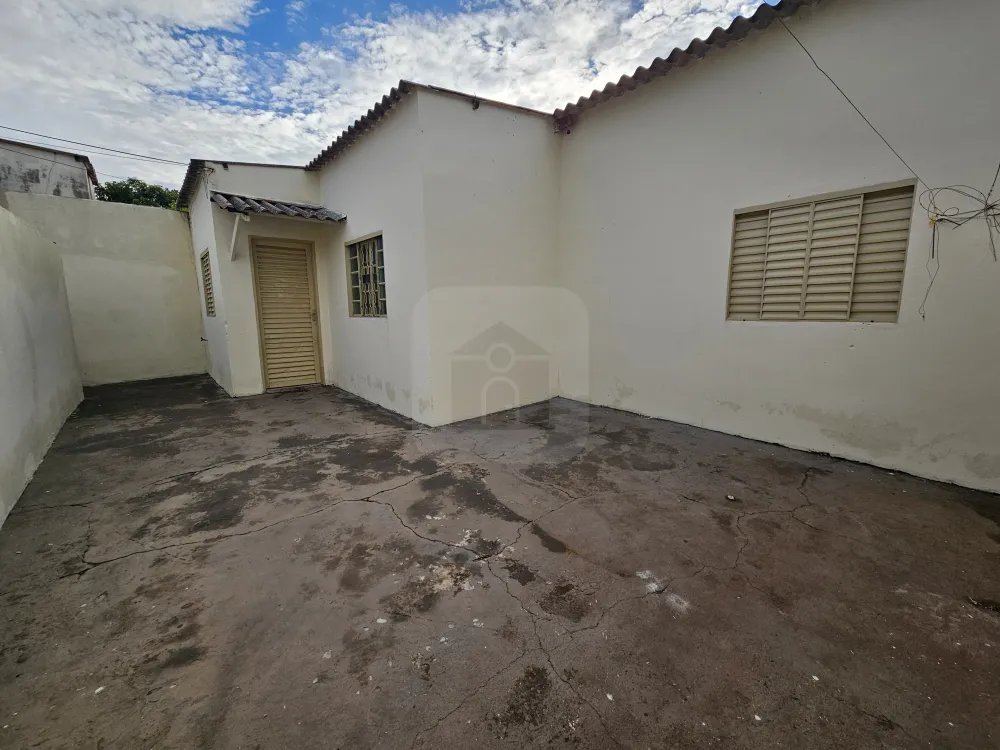 Alugar Casa / Padr&atilde;o em Uberl&acirc;ndia R$ 1.250,00 - Foto 10