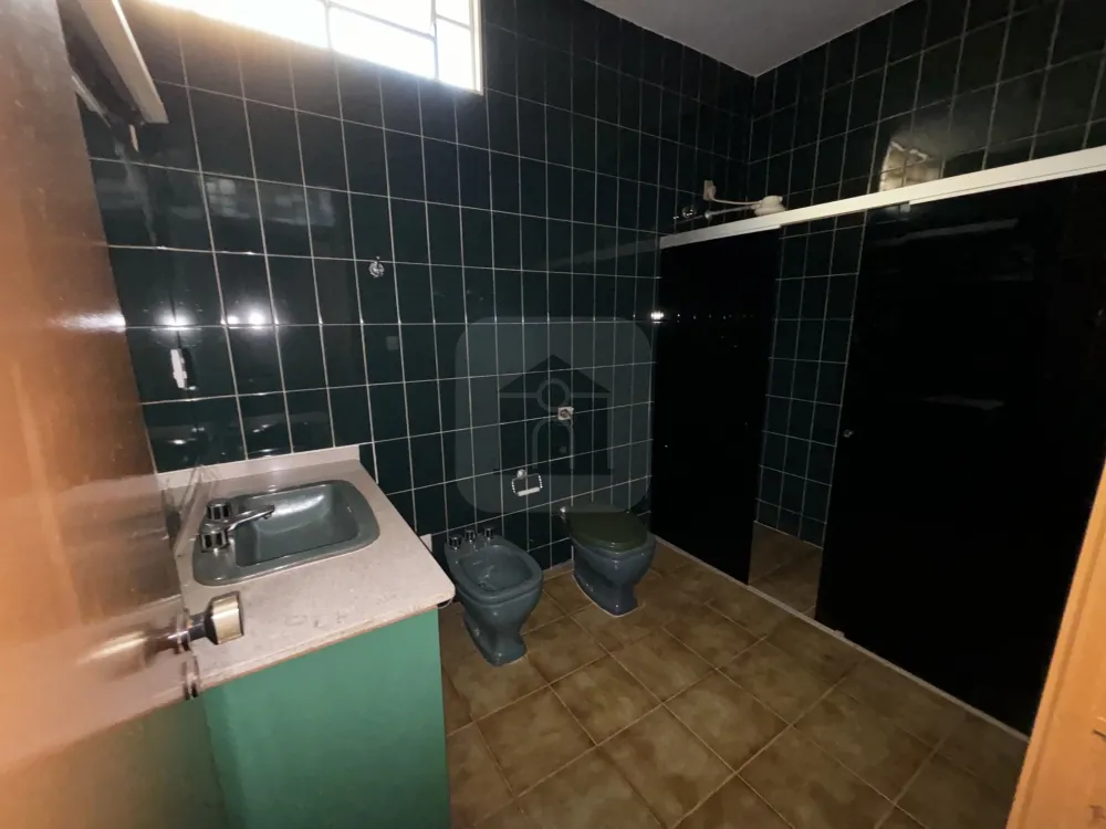Alugar Casa / Padr&atilde;o em Uberl&acirc;ndia R$ 3.900,00 - Foto 1
