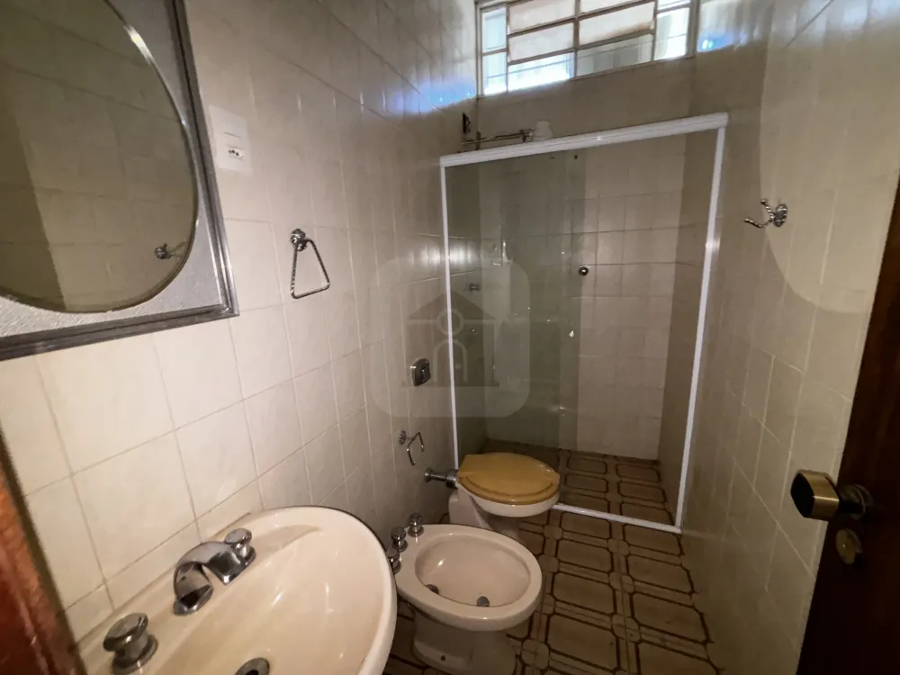 Alugar Casa / Padr&atilde;o em Uberl&acirc;ndia R$ 3.900,00 - Foto 6