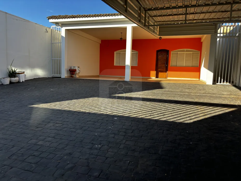 Alugar Casa / Padr&atilde;o em Uberl&acirc;ndia R$ 3.900,00 - Foto 15