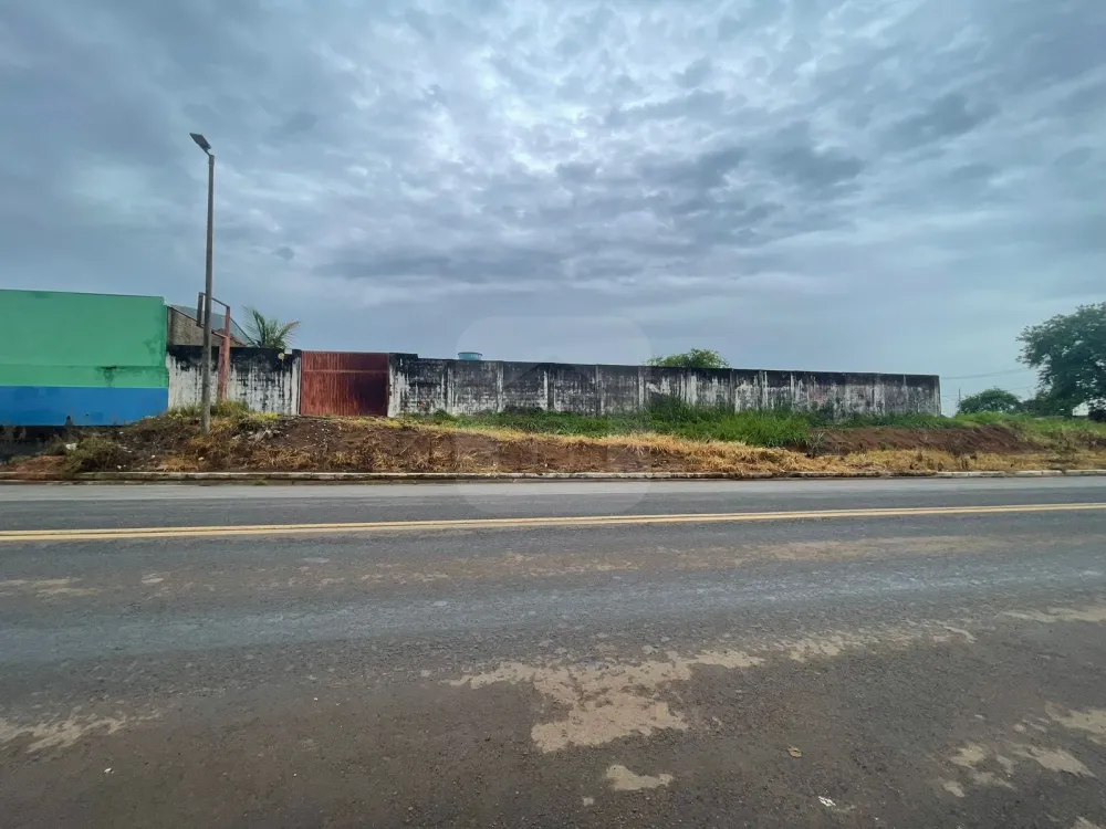 Alugar Comercial / Barrac&atilde;o em Araguari R$ 4.800,00 - Foto 1