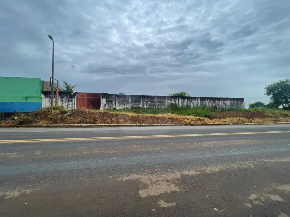 Alugar Comercial / Barrac&atilde;o em Araguari R$ 4.800,00 - Foto 2