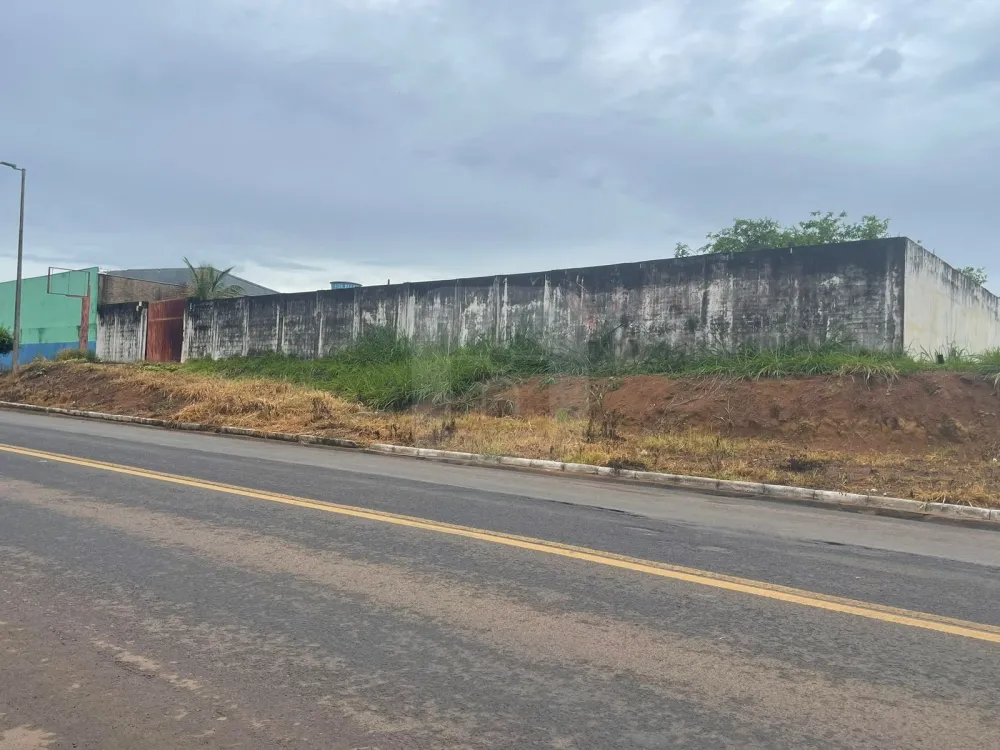 Alugar Comercial / Barrac&atilde;o em Araguari R$ 4.800,00 - Foto 3