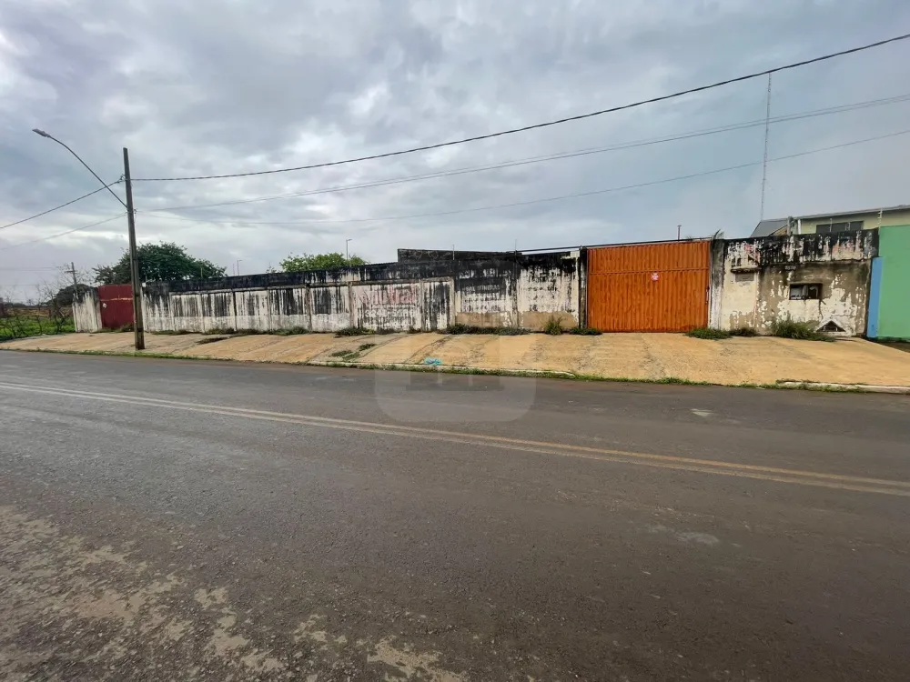 Alugar Comercial / Barrac&atilde;o em Araguari R$ 4.800,00 - Foto 6