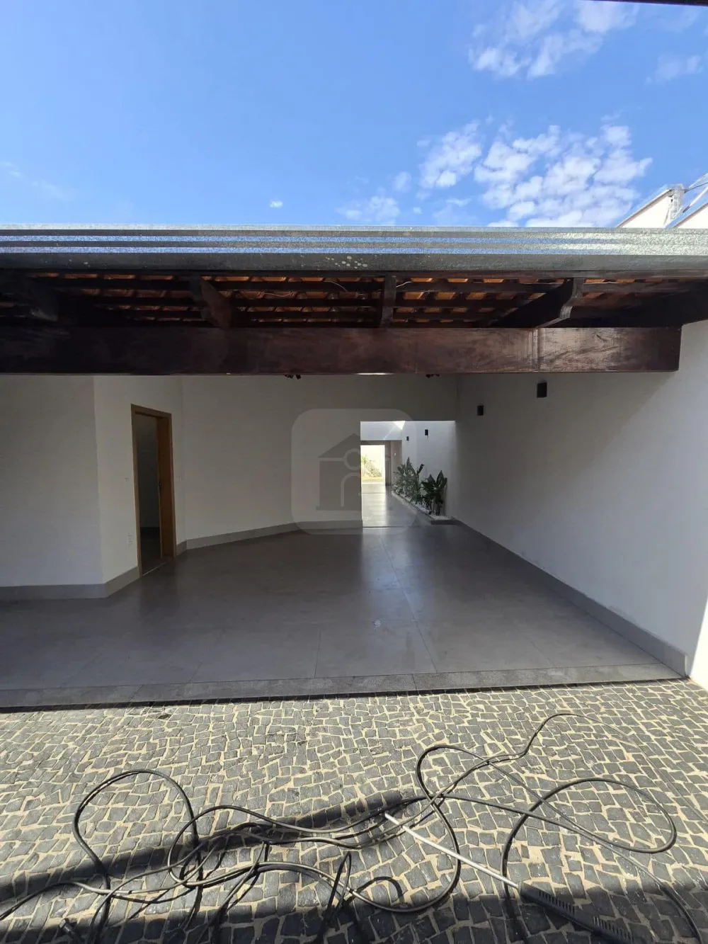 Alugar Casa / Padr&atilde;o em Uberl&acirc;ndia R$ 4.000,00 - Foto 1