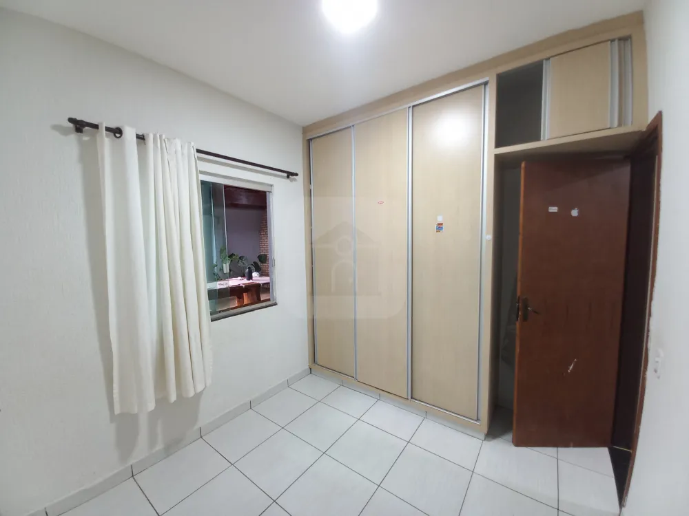 Alugar Casa / Padr&atilde;o em Uberl&acirc;ndia R$ 3.400,00 - Foto 8