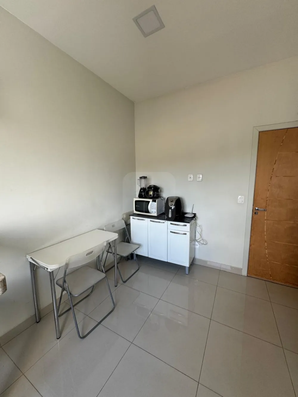 Alugar Apartamento / Quitinete em Araguari R$ 1.900,00 - Foto 4