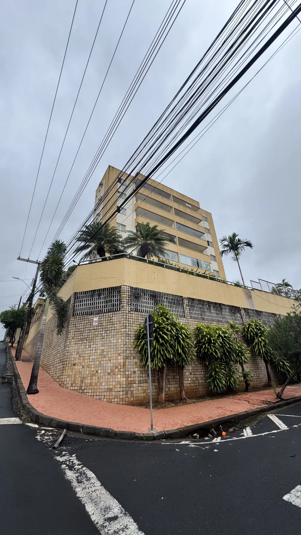 Alugar Apartamento / Padr&atilde;o em Uberl&acirc;ndia R$ 5.500,00 - Foto 1
