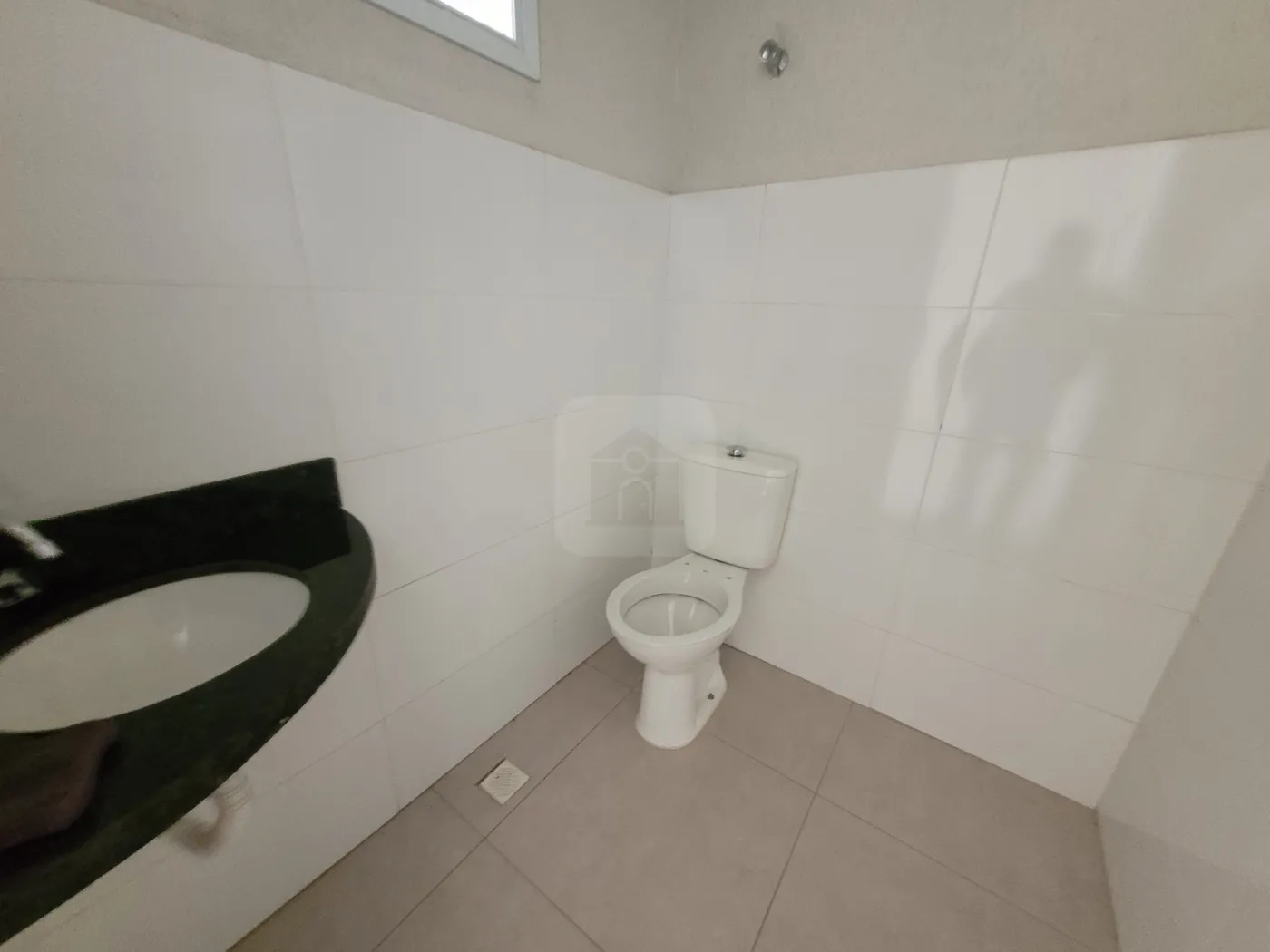 Alugar Comercial / Loja em Uberl&acirc;ndia R$ 1.600,00 - Foto 4