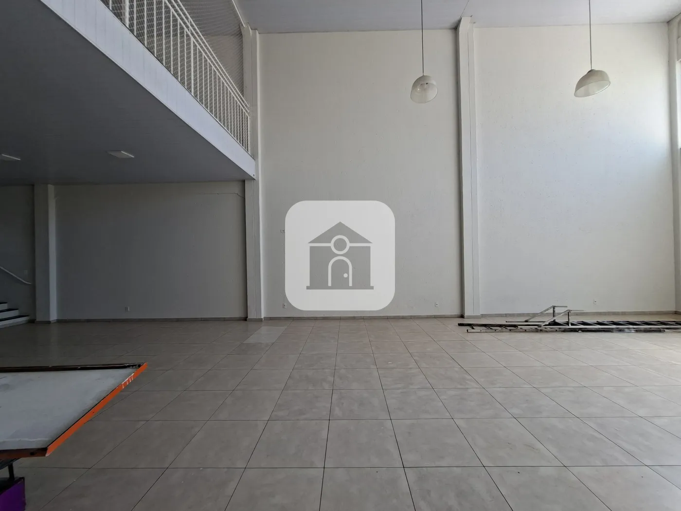 Alugar Comercial / Loja em Uberl&acirc;ndia R$ 10.000,00 - Foto 3