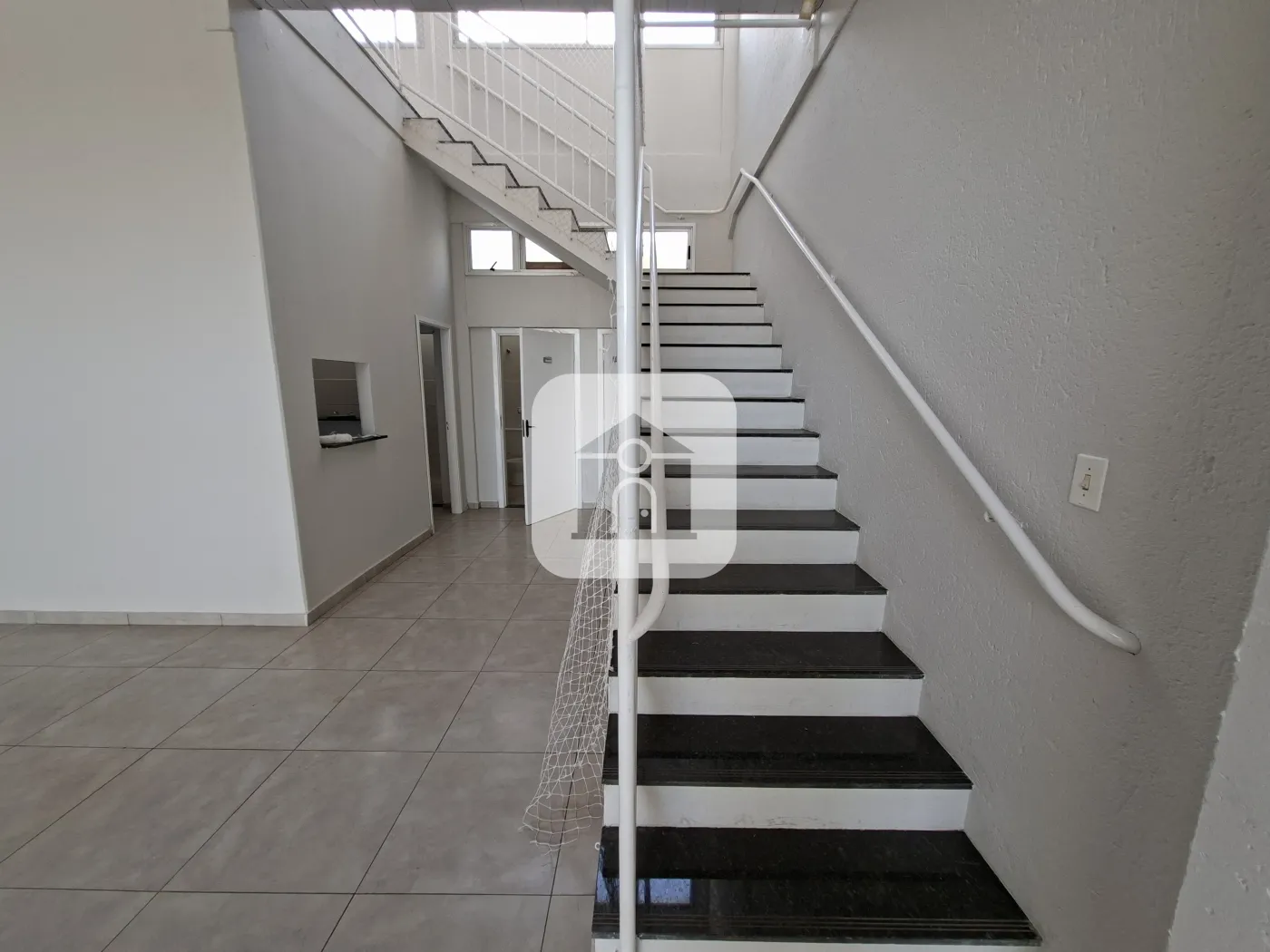 Alugar Comercial / Loja em Uberl&acirc;ndia R$ 10.000,00 - Foto 8