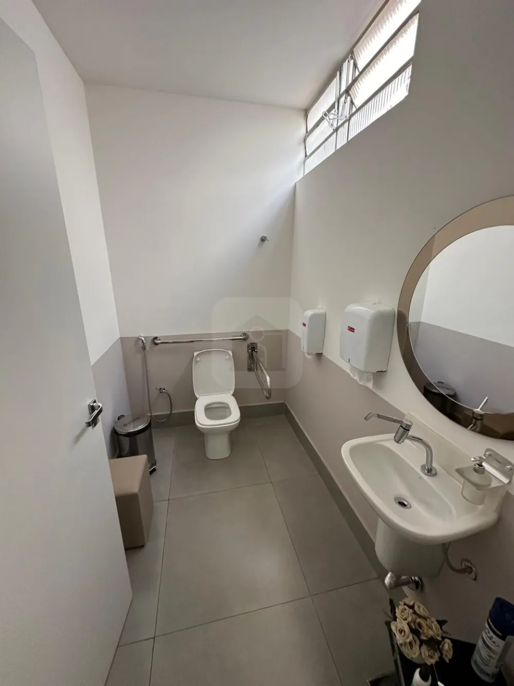 Alugar Casa / Padr&atilde;o em Uberl&acirc;ndia R$ 8.500,00 - Foto 4