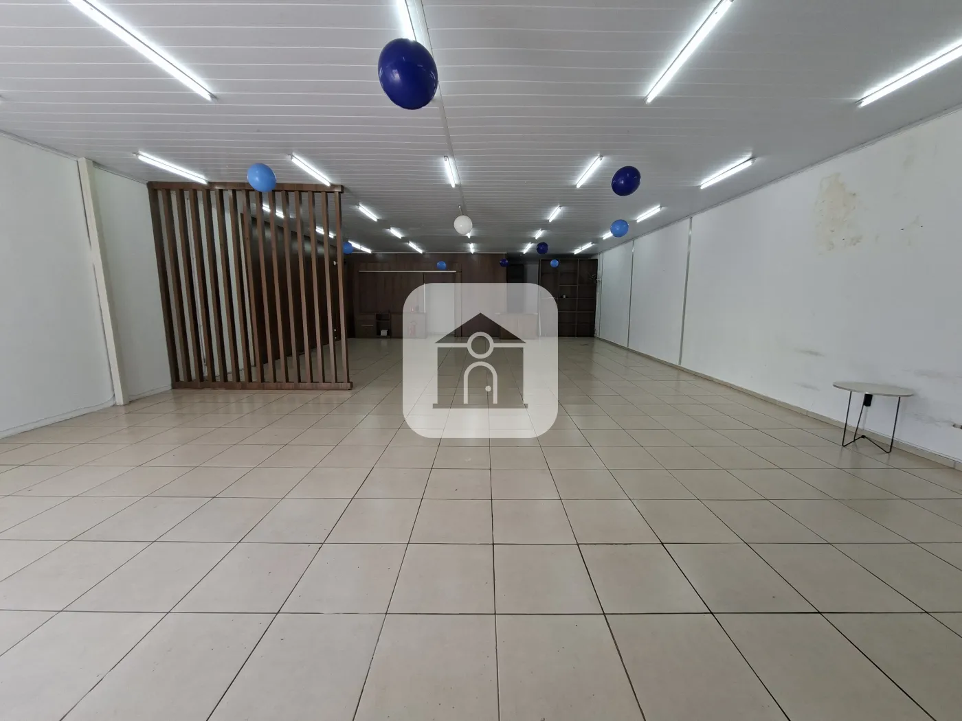 Alugar Comercial / Loja em Uberl&acirc;ndia R$ 7.000,00 - Foto 1