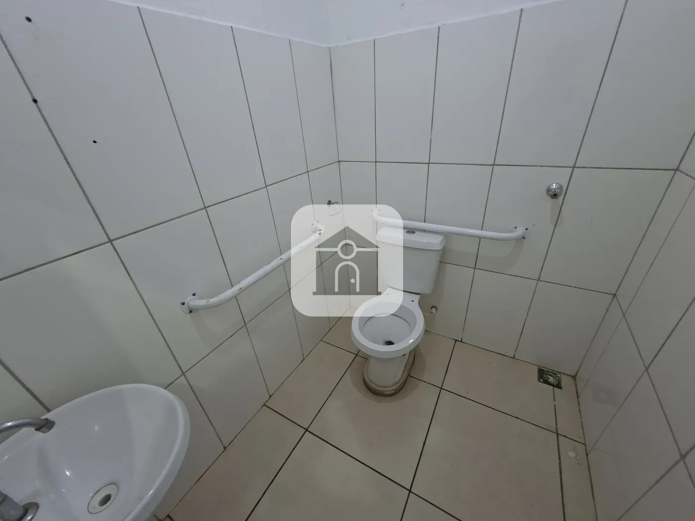 Alugar Comercial / Loja em Uberl&acirc;ndia R$ 7.000,00 - Foto 9