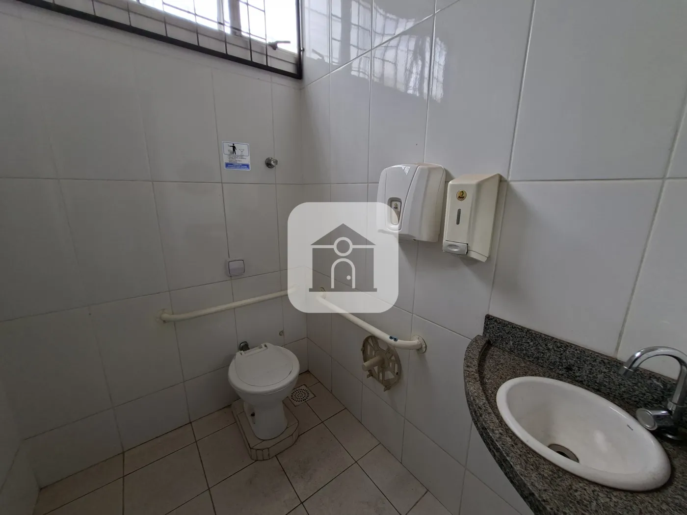 Alugar Comercial / Loja em Uberl&acirc;ndia R$ 12.000,00 - Foto 5
