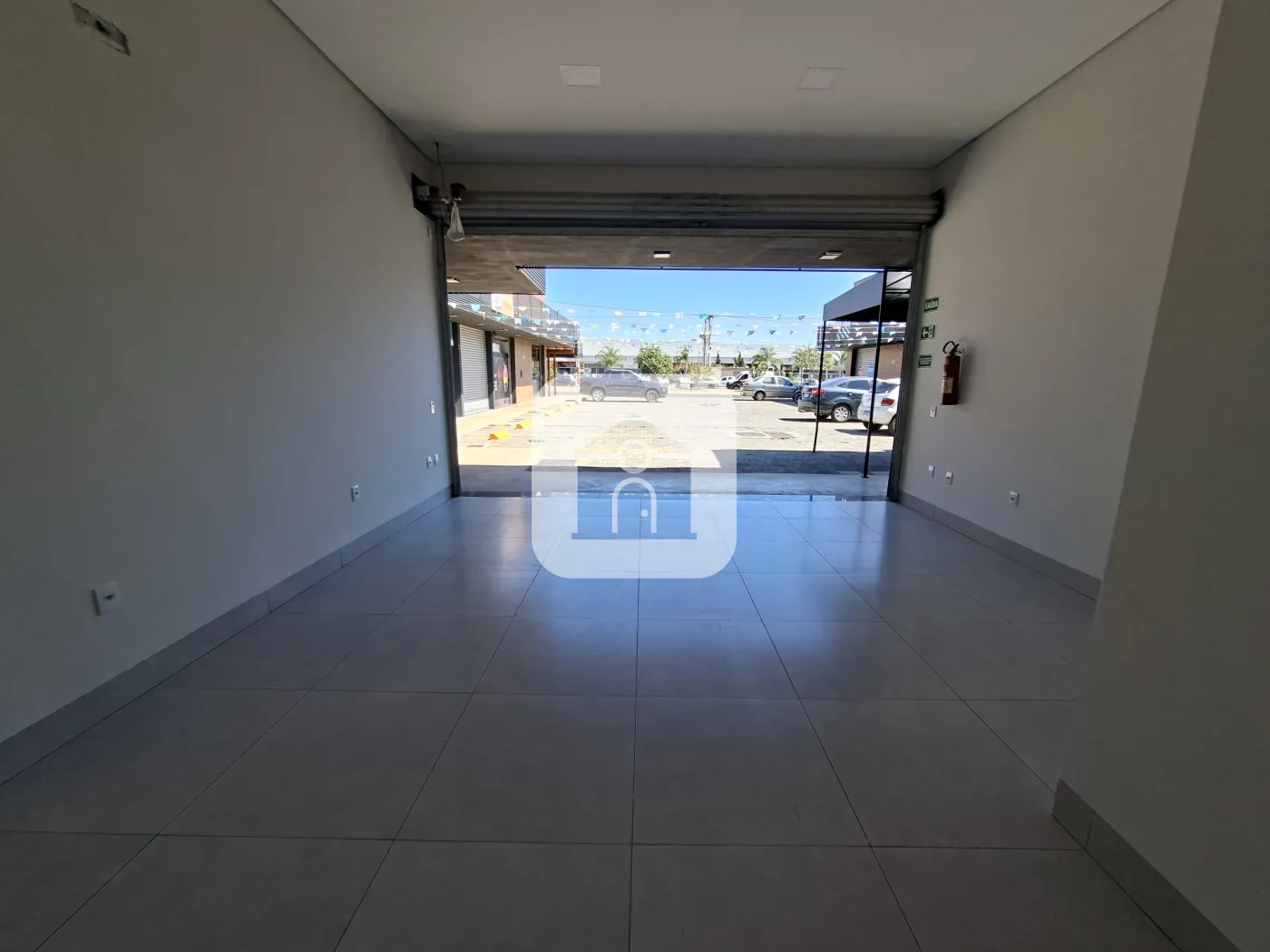 Alugar Comercial / Loja em Uberl&acirc;ndia R$ 2.200,00 - Foto 3