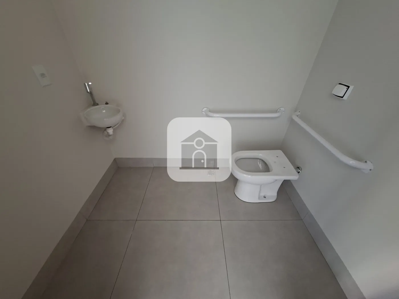 Alugar Comercial / Loja em Uberl&acirc;ndia R$ 2.200,00 - Foto 4