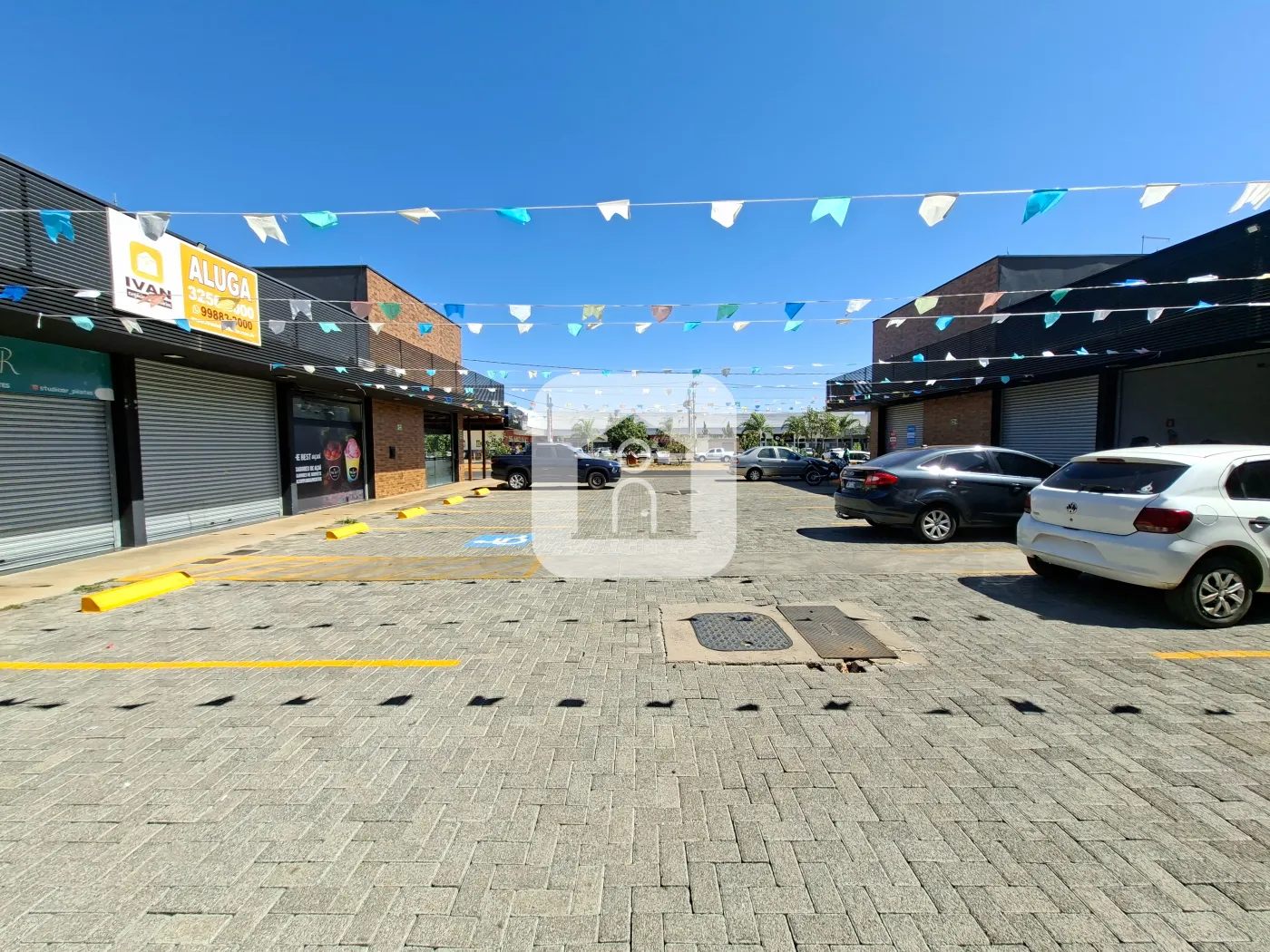 Alugar Comercial / Loja em Uberl&acirc;ndia R$ 2.200,00 - Foto 6