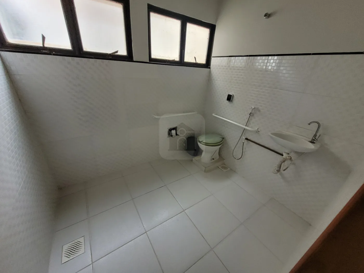 Alugar Comercial / Sobreloja Condom&iacute;nio em Uberl&acirc;ndia R$ 2.300,00 - Foto 11