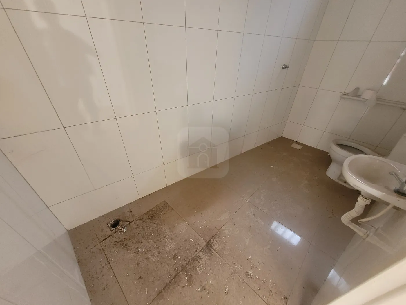 Alugar Comercial / Loja em Uberl&acirc;ndia R$ 4.500,00 - Foto 5