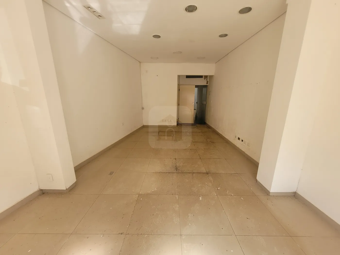 Alugar Comercial / Loja em Uberl&acirc;ndia R$ 4.500,00 - Foto 4