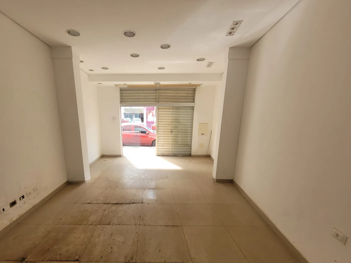 Alugar Comercial / Loja em Uberl&acirc;ndia R$ 4.500,00 - Foto 3