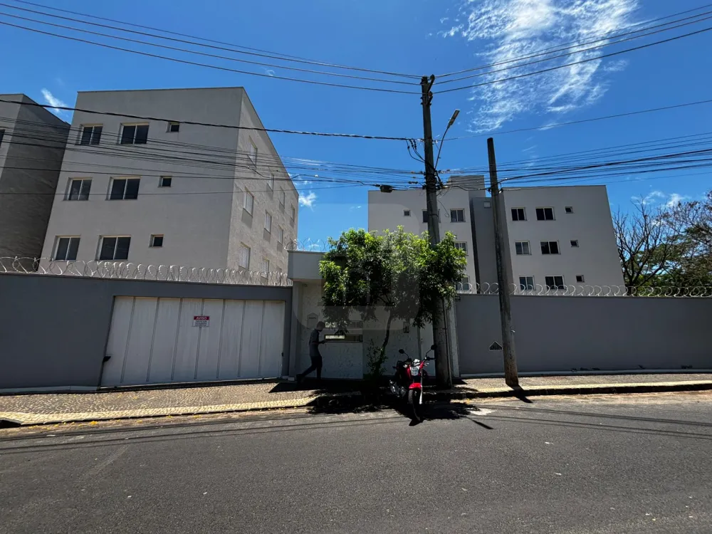 Alugar Apartamento / Padr&atilde;o em Uberl&acirc;ndia R$ 1.700,00 - Foto 1