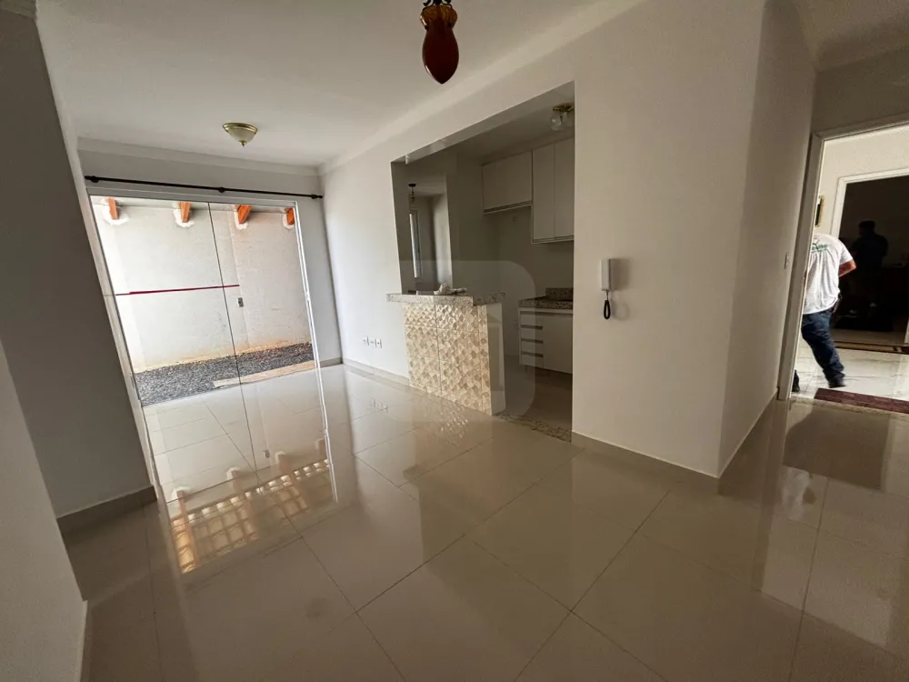 Alugar Apartamento / Padr&atilde;o em Uberl&acirc;ndia R$ 1.700,00 - Foto 5